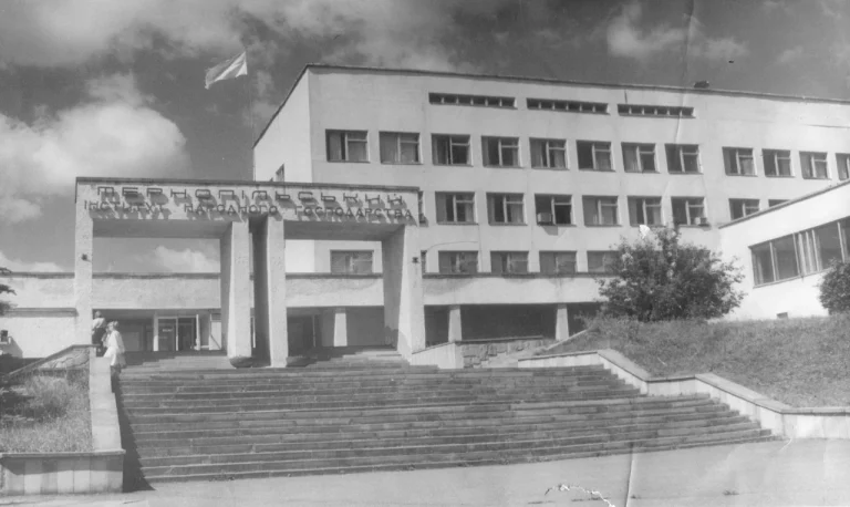 9 бурса Тернопіль: від історичної кузні кадрів до сучасного фахового коледжу ТНТУ