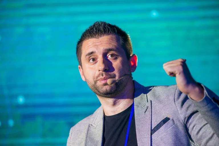 Арахамія Давид Георгійович: від IT-підприємця та волонтера до голови фракції «Слуга народу» у Верховній Раді