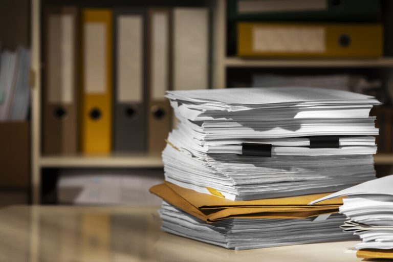 Інструкція з діловодства: як організувати документообіг у компанії
