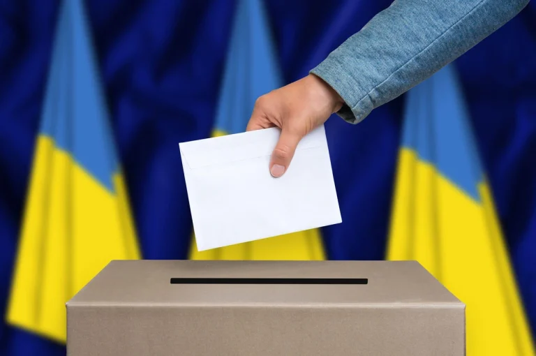Політичні вибори це ключовий механізм народовладдя в Україні