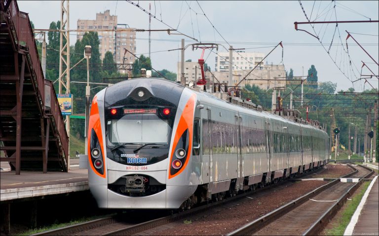 Поїзд Полтава Київ: актуальний розклад, ціни на квитки та практичний гід 2026