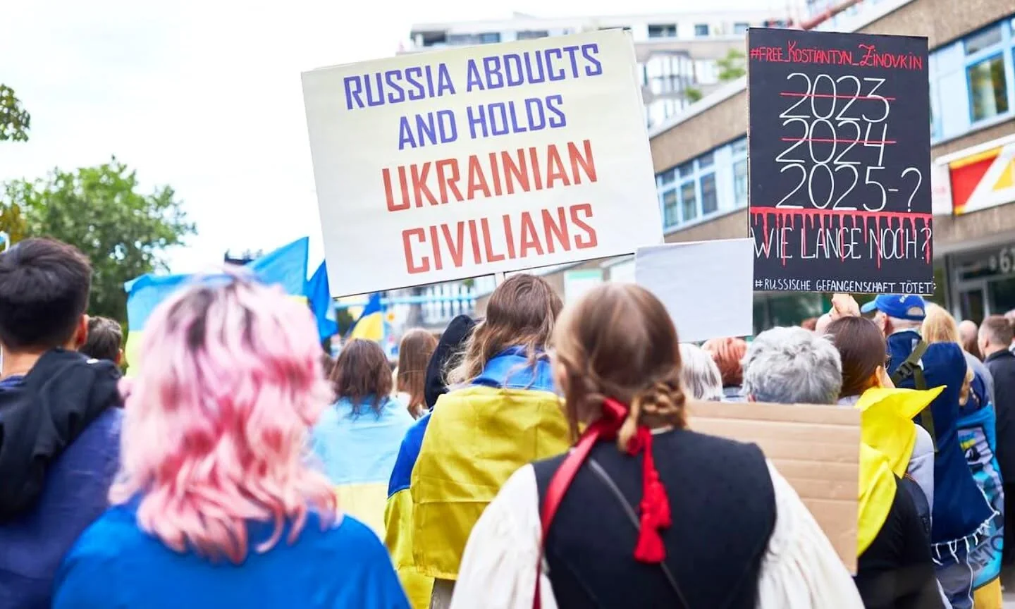 Протест у Європі проти викрадання Росією цивільних заручників України