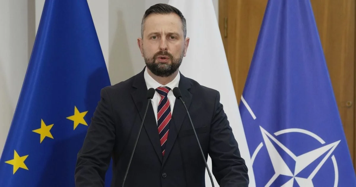 Міністр оборони Польщі Владислав Косіняк-Камиш виступає щодо підтримки України