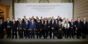 Лідери коаліції рішучих на саміті в Єлисейському палаці в Парижі