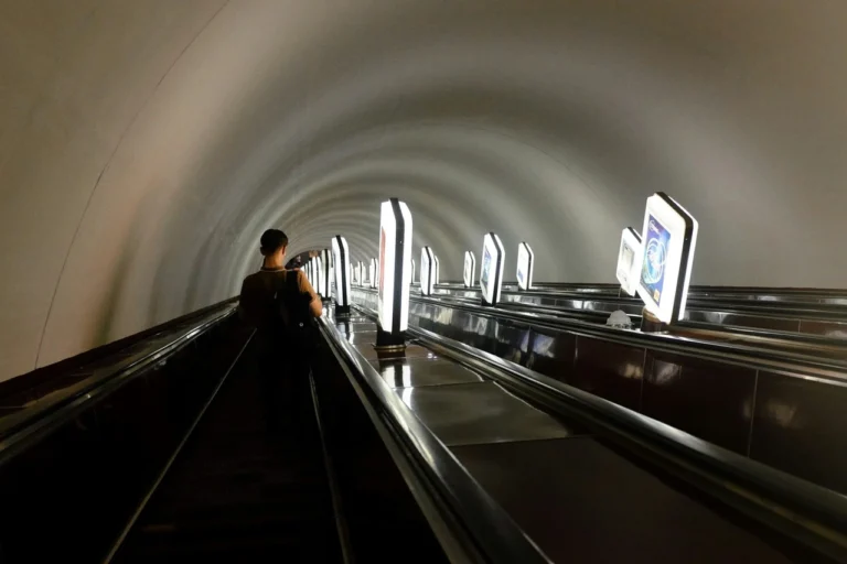 Найглибша станція метро в світі — Хун’яньцунь у Чунціні