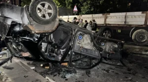Перевернута службова машина ТЦК після нападу у Львові вночі