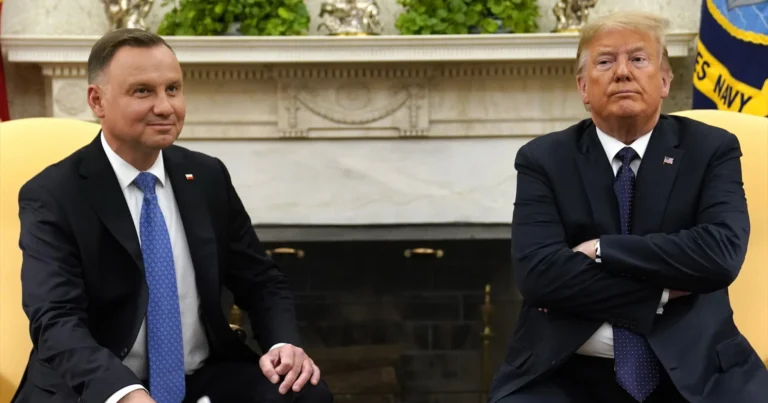 Поляки охолоджують ставлення до США: як Трамп змінив настрої