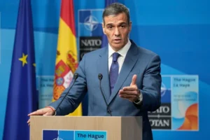 Педро Санчес виступає на саміті НАТО щодо витрат на оборону Іспанії