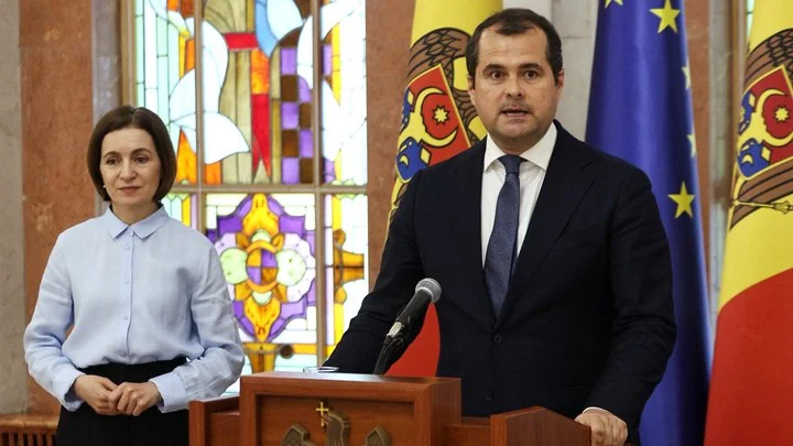 Мая Санду та Васіле Тофан під час висування кандидата в премєри Молдови