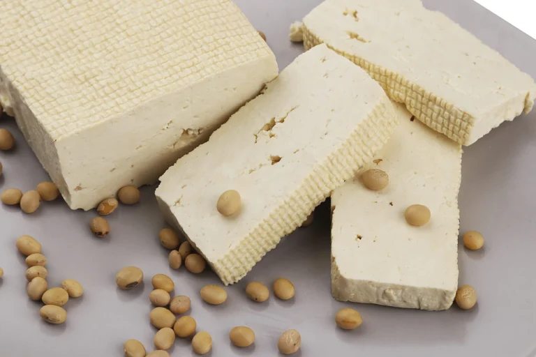Тофу це універсальний соєвий продукт з багатою історією