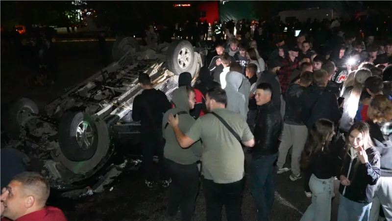 Натовп у Львові перекинув автомобіль Сихівського ТЦК на Червоній Калині