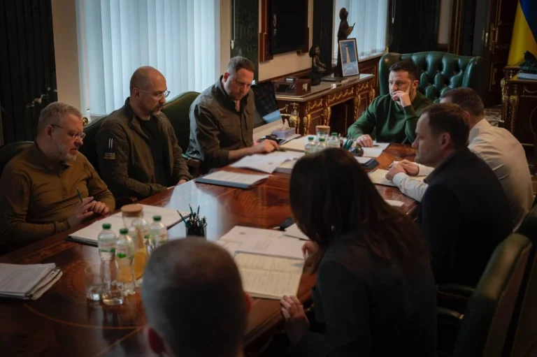 Зеленський обговорив захист енергетики та реформи з міністрами й мером Харкова