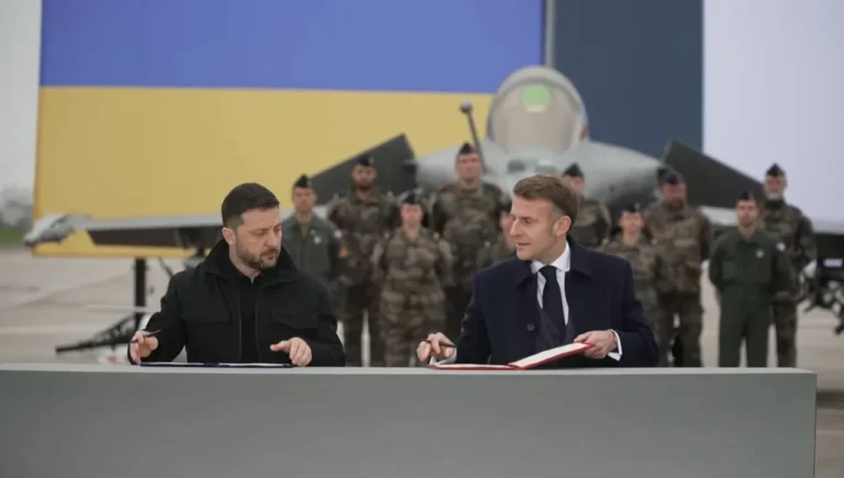 Зеленський у Парижі: пріоритет — антибалістичний захист України